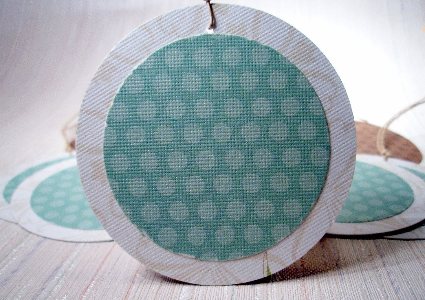 Brown Dots Green Spots - Set of 10 round gift tags