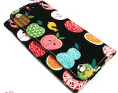 Multi Pocket Organizer Wallet Plus - Apples & Pears