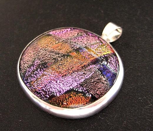 Dichroic fused glass pendant (fg191)