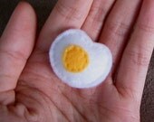 Fried egg brooch pin