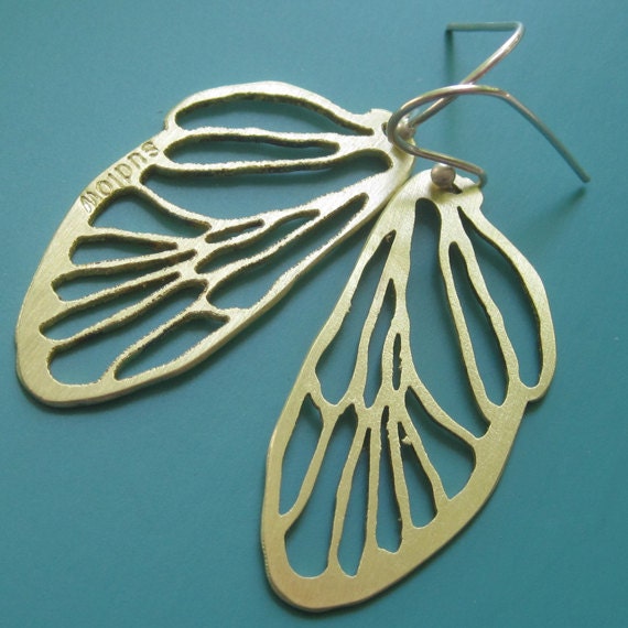 Small Golden Cicada Line Earrings