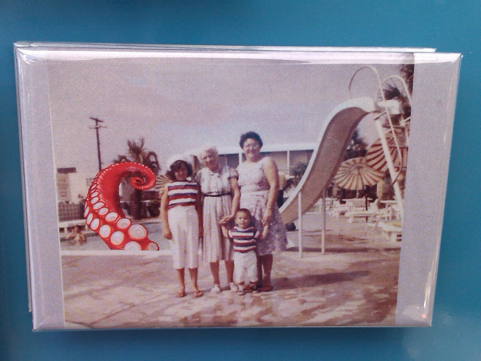 Giant Octopus Squid Monster Murders Lame Family on Vacation Fridge Magnet