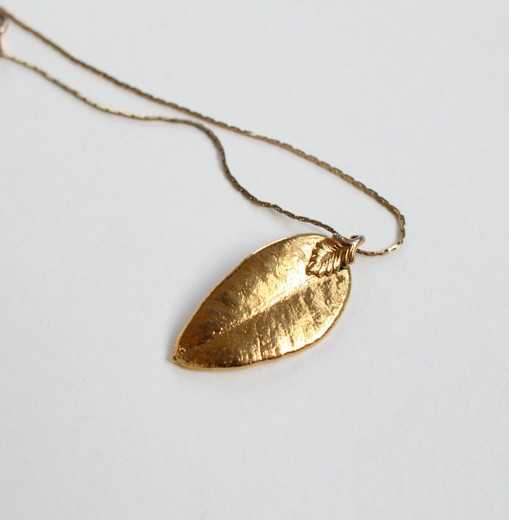 vintage 1980's CAST LEAF golden nature necklace