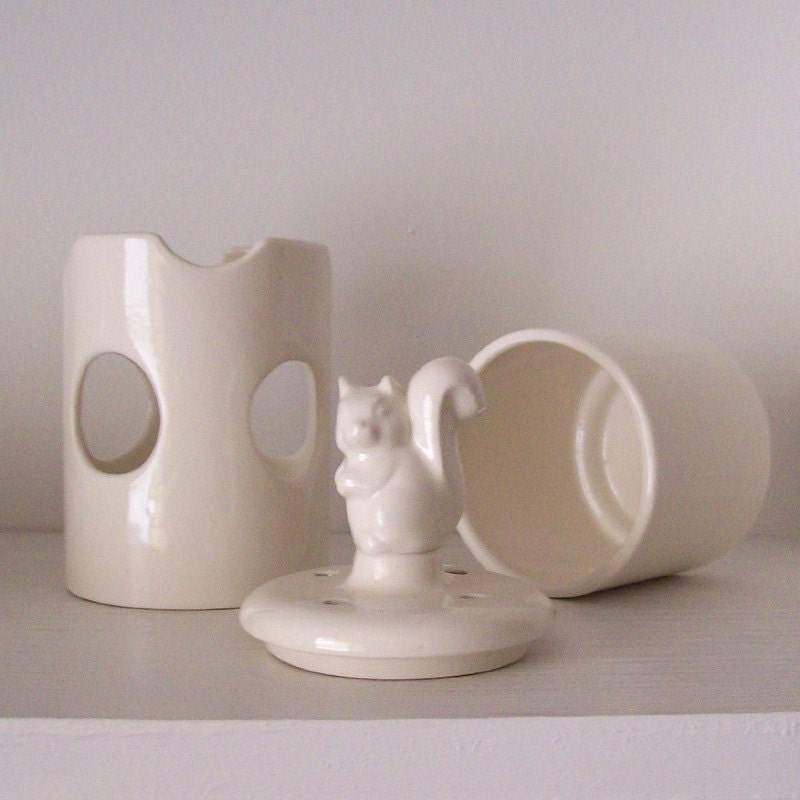Forest Squirrel Tart Burner Vintage Design In White