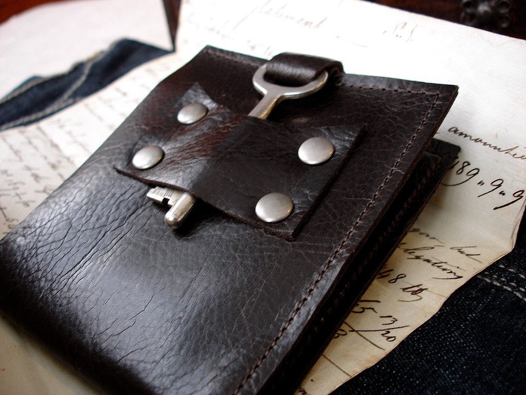 Men's Leather Wallet with Vintage Skeleton Key - Espresso Brown Steampunk Bifold