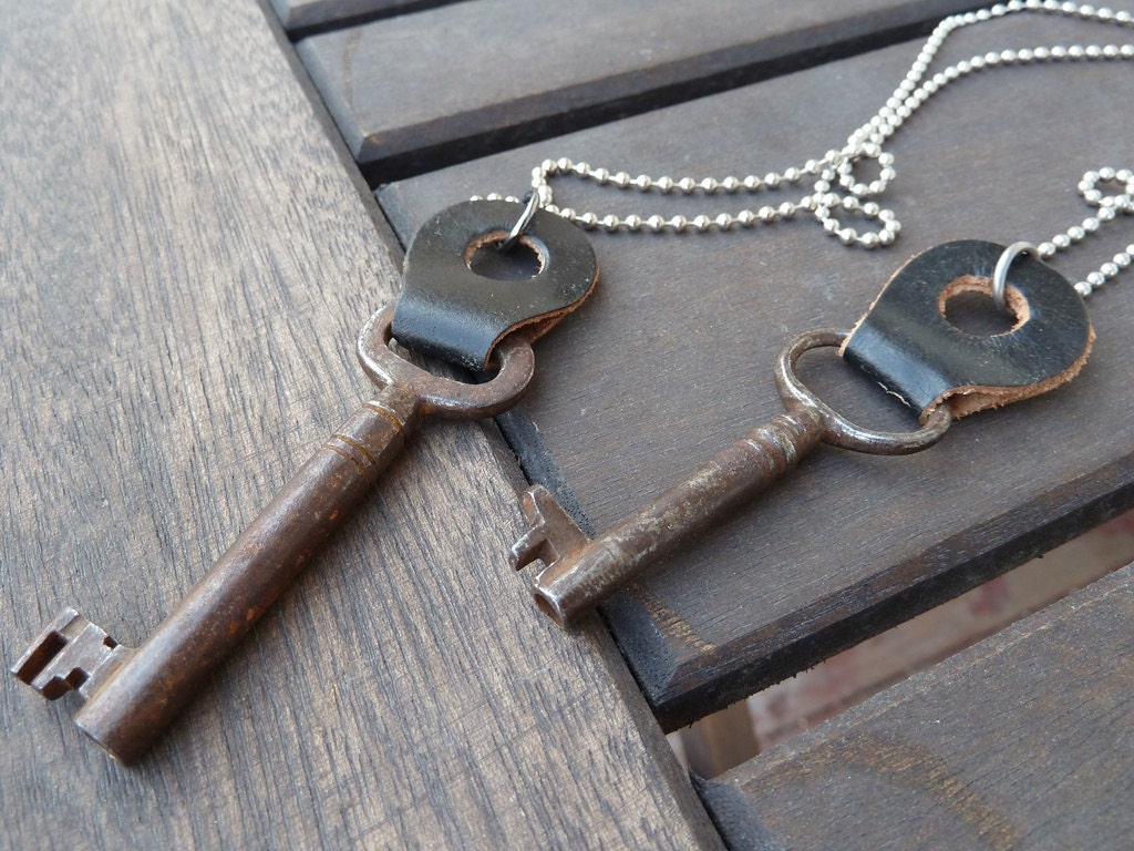 necklace . antique skeleton key . ETSY EXCLUSIVE item