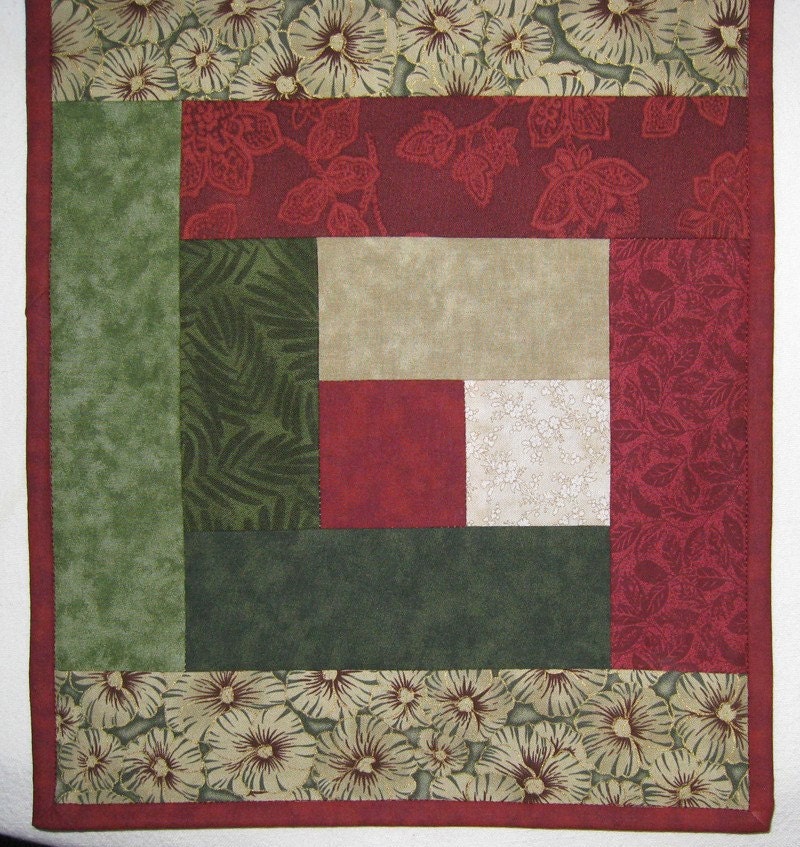 Tablerunner Winter Cranberry Red, Beige, Olive Green Half-Size