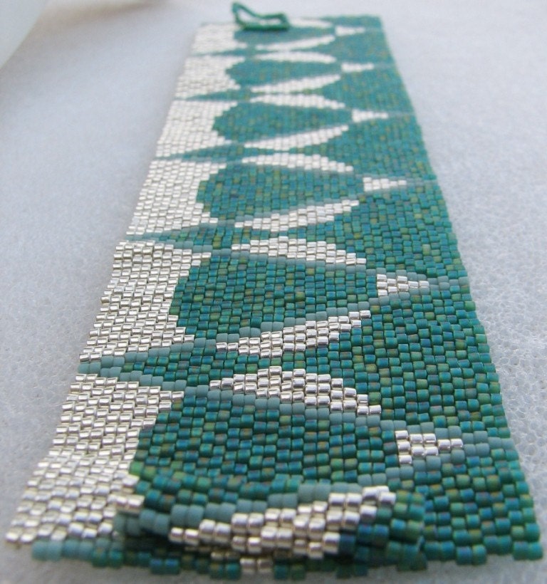 Dissections in Green and Silver Peyote Cuff (2460)