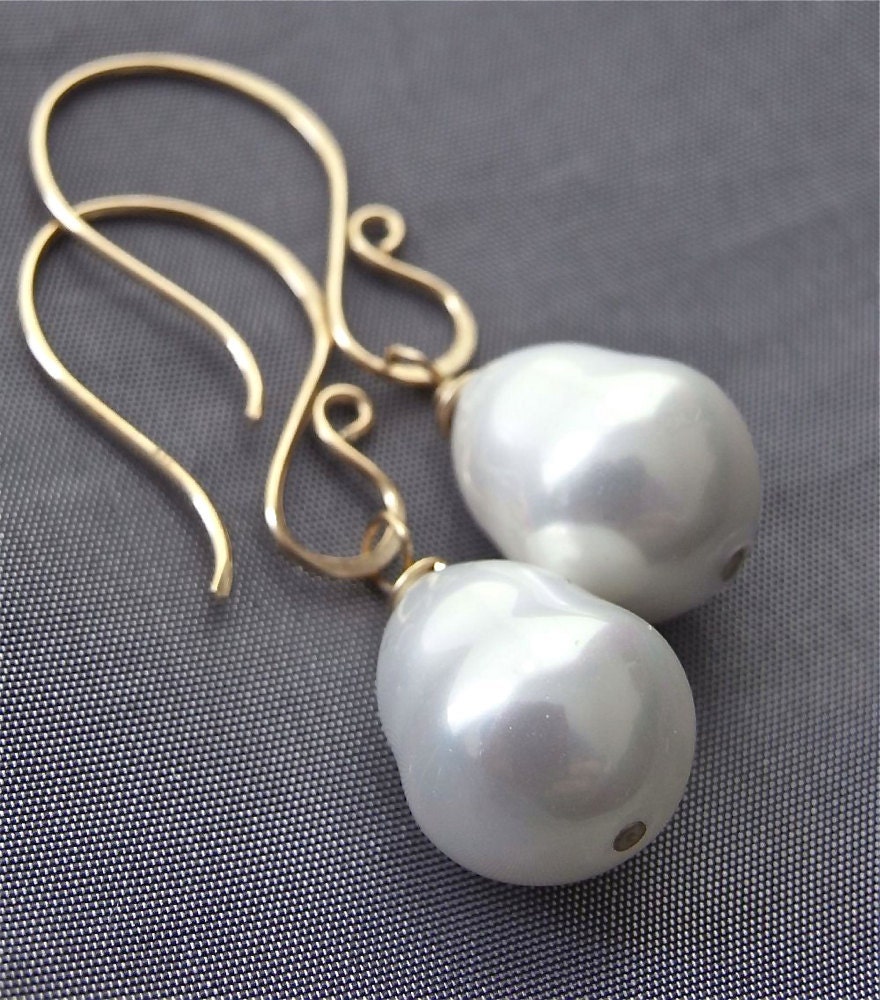 Earrings - goldfill, south sea shell pearl, ivory teardrop - Rococo