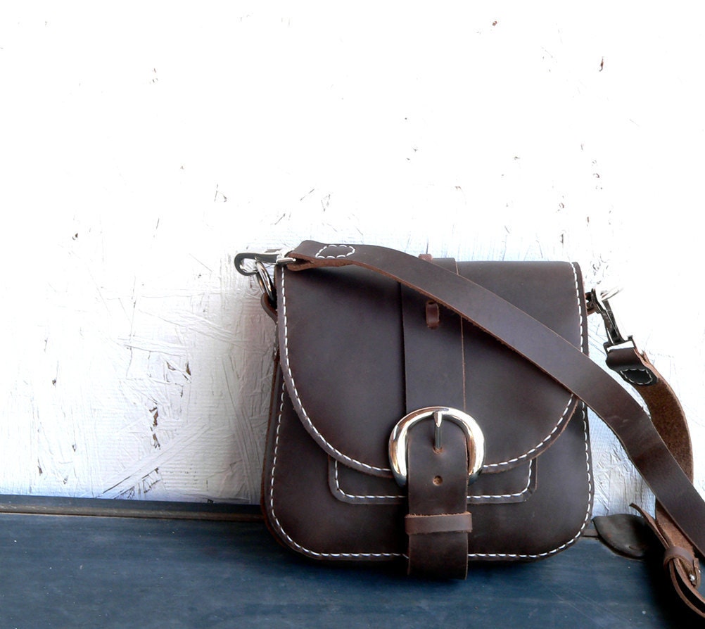Hand stitched leather Cross Body purse The Hinney