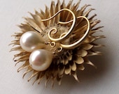 Pod Pearl Drop Earrings - Everyday Jewelry, Birthday, Anniversary, Mother's Day, New Mom & Bridesmaid Gifts