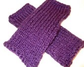 Handmade Knit Gauntlets Fingerless Gloves Acrylic Purple Violet Warm NEW Free Shipping