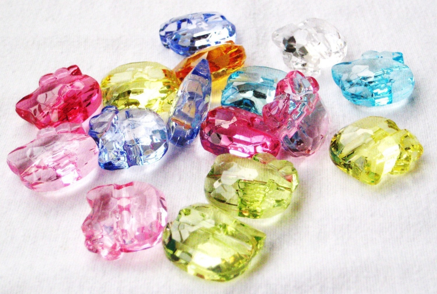 RAEWADOLLY 12pcs Hello Kitty Shape Charm Acrylic Lucite