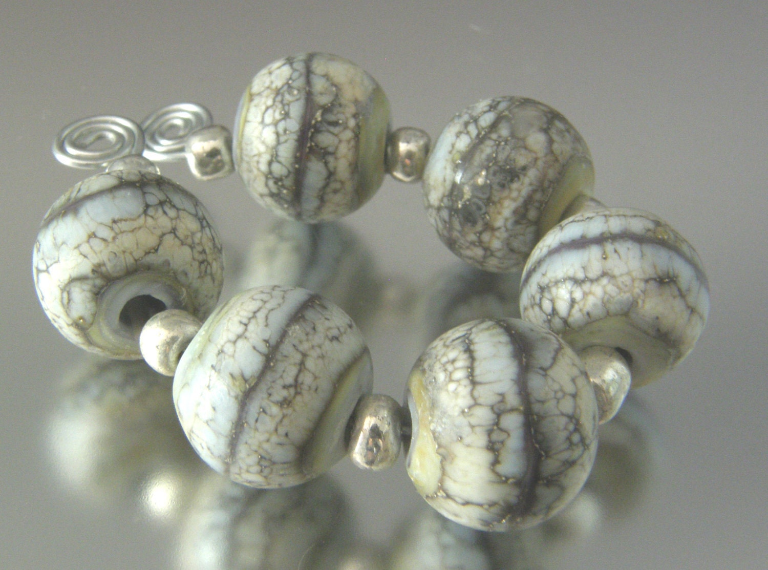 KILLERBEEDZ1 - Blueberry  Marbled - 6 Etched Round Lampwork Beads