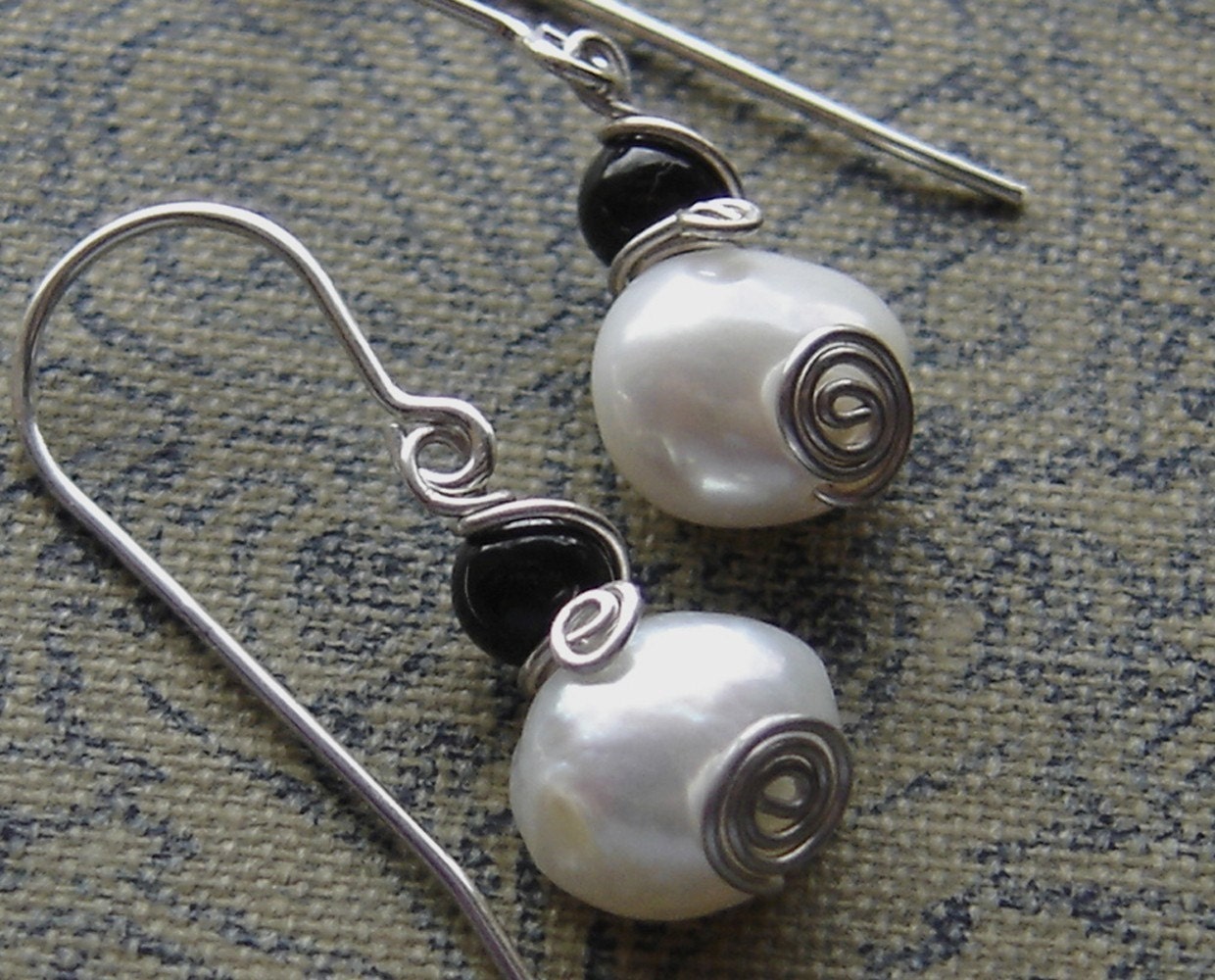 Little Fresh Water Pearl Earrings - Swirl  With Black Onyx - Sterling Silver