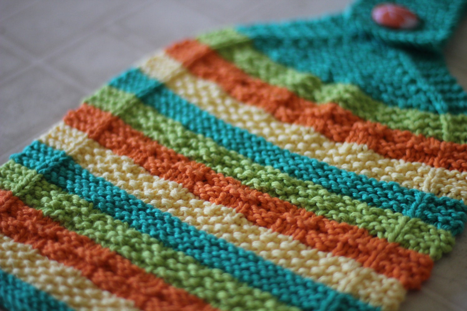 Hot Stripes Hanging Dish Towel and Diagonal Stripes Dishcloth Knitting Patterns