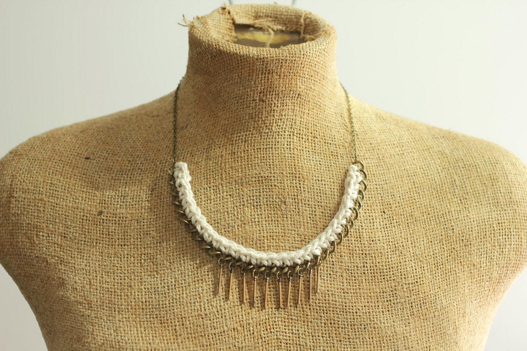 crochet rope necklace with metal fringe in beige choker  for spring fashion