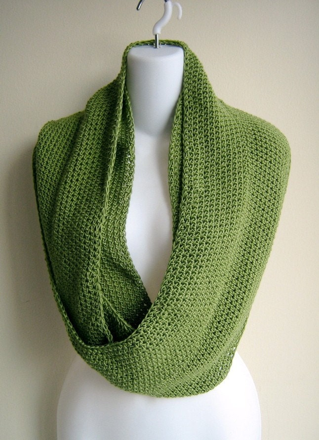 Scrolling Infinity Scarf Green Avocado SAMANTHA