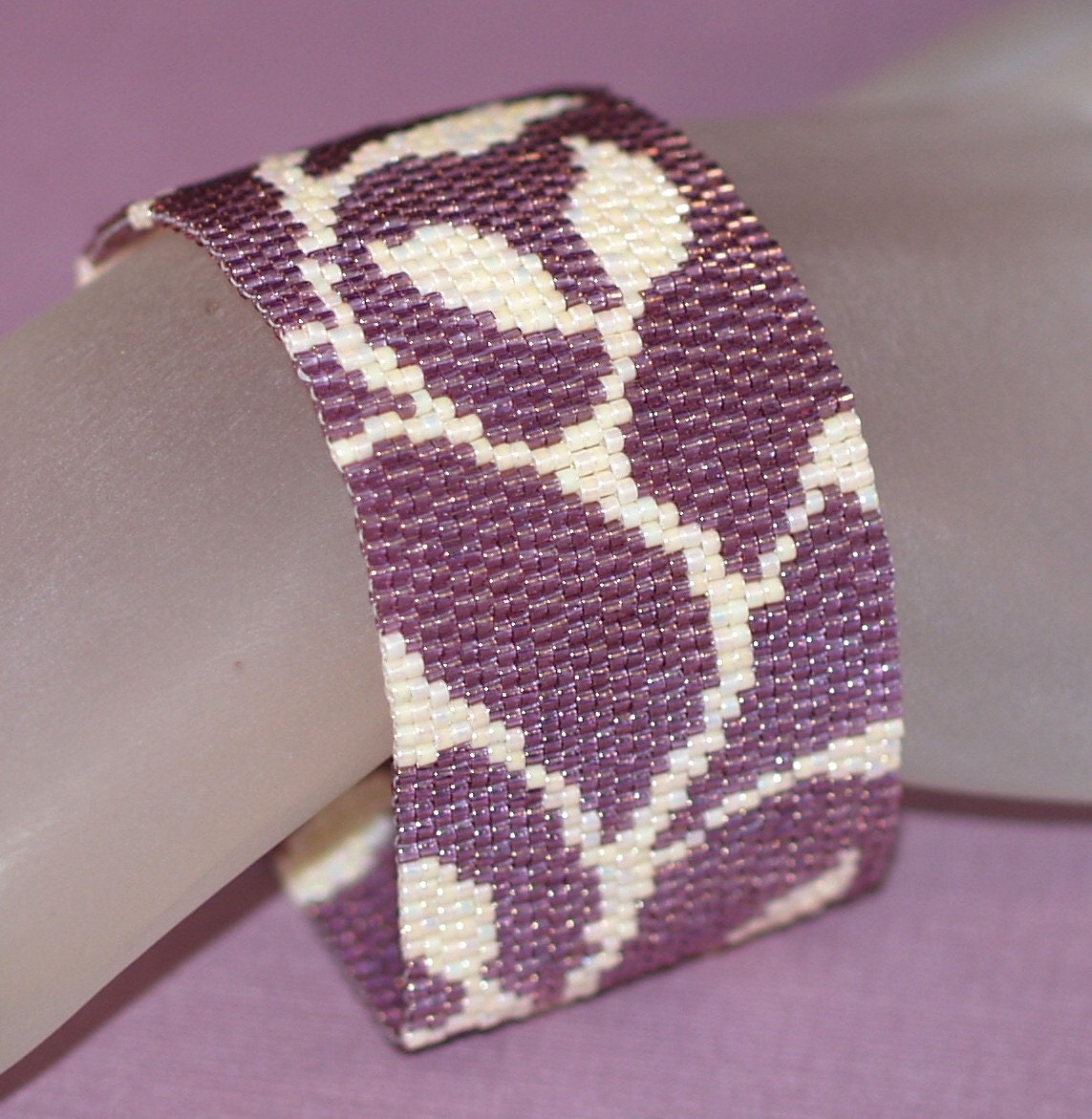 Victorian Vine ... Peyote Bracelet . Beadwoven Cuff . Lavender . Mauve . Cream . Feminine . Leafy . Leaves . Nature . Lovely