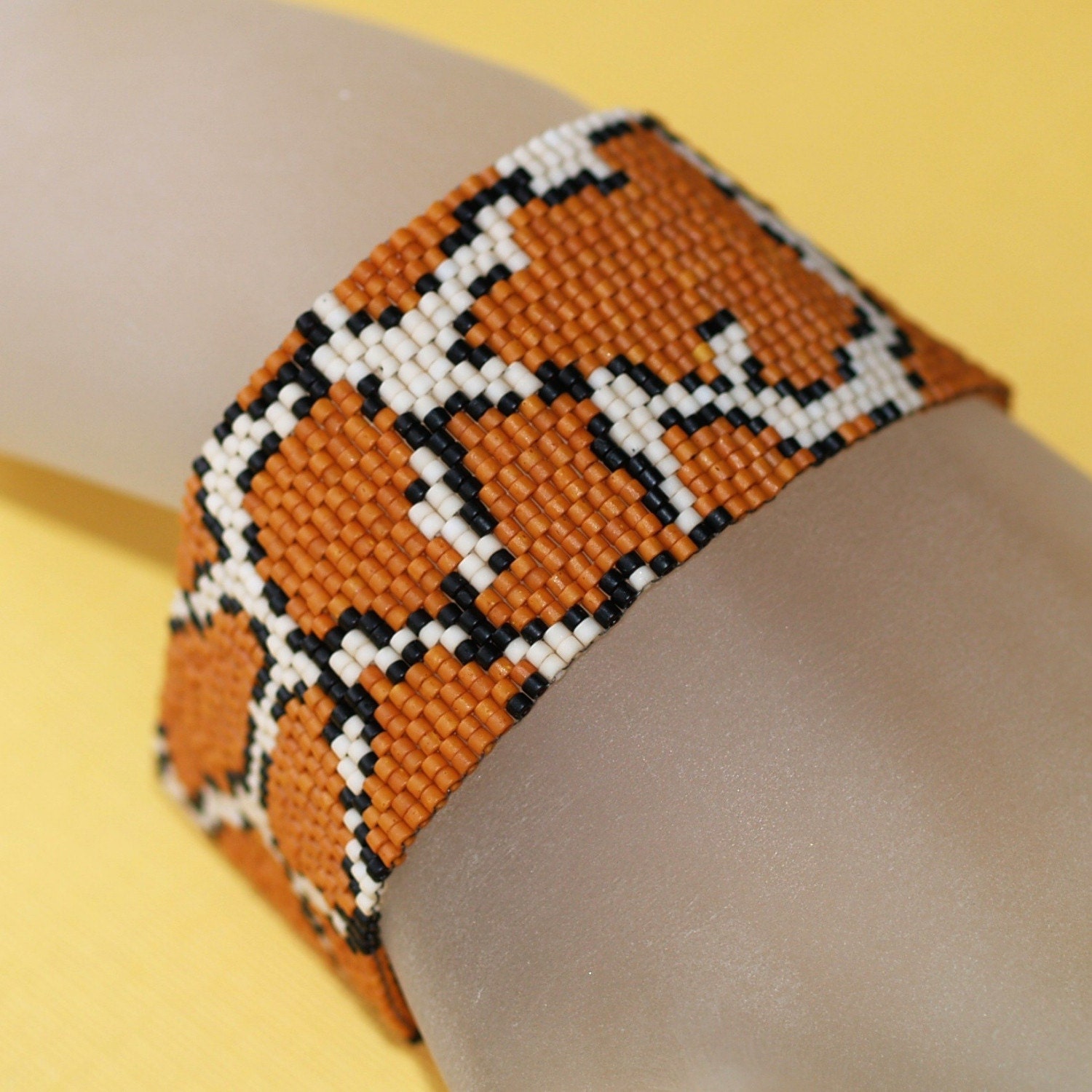 Giraffe ... Peyote Bracelet . Wild Animal . Africa . Spots . Pumpkin . Black . Off White . Cuff . Patterned . Gift Box
