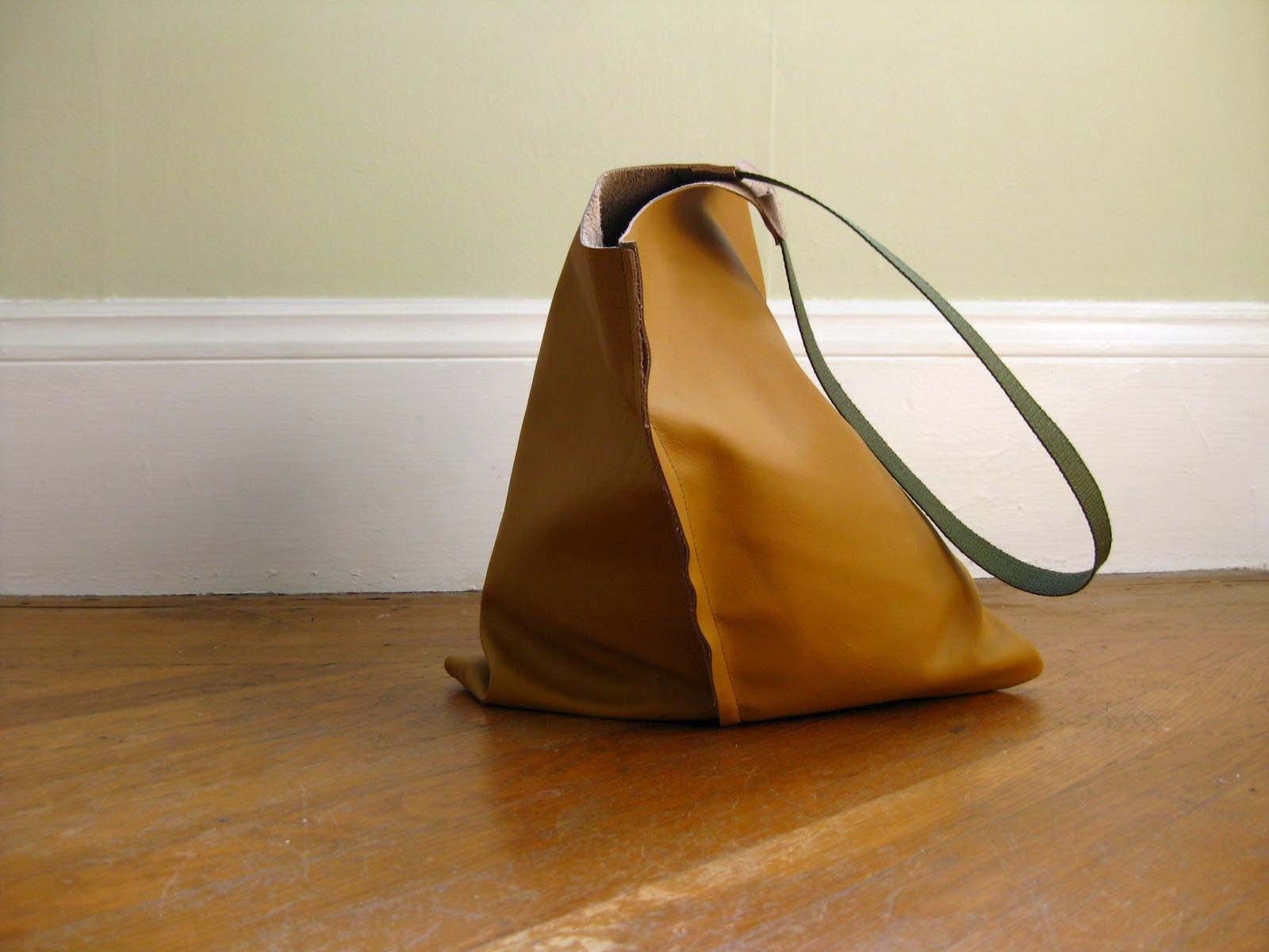 L Wedge tote - Goldenrod