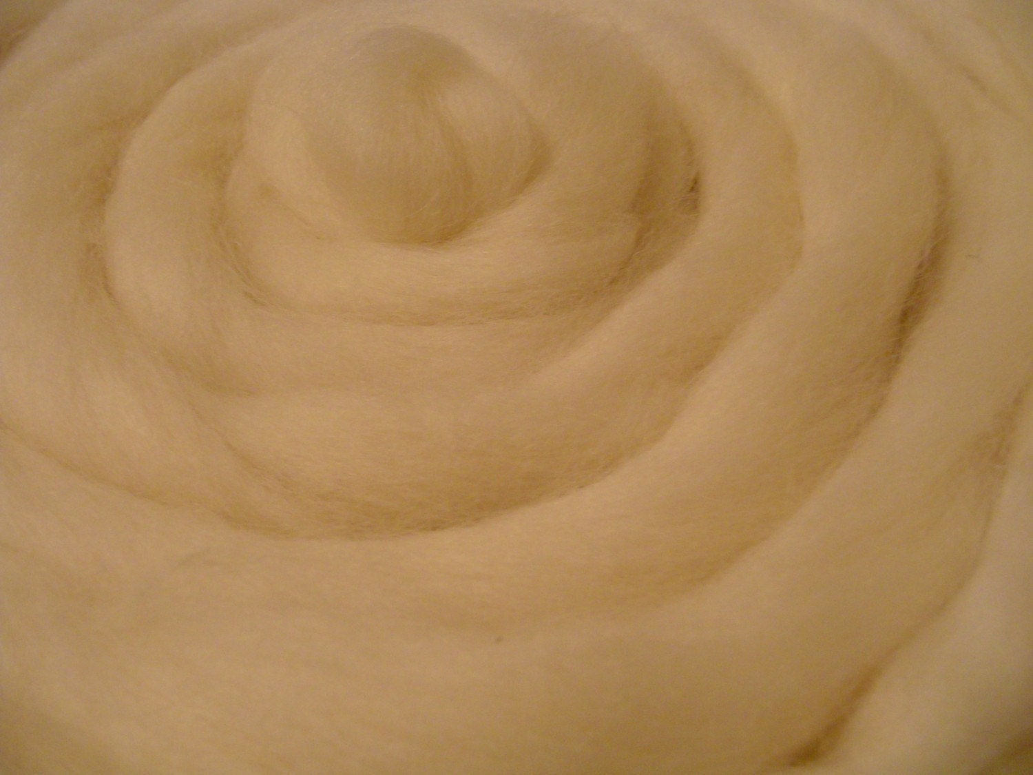 Natural Wool Roving - Undyed & Natural  - 4 ounces - Free Domestic Shipping