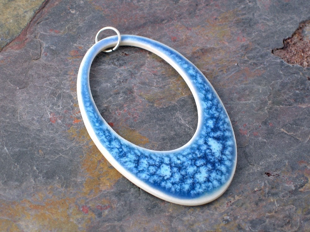 Open Oval Pendant in Cobalt Blue