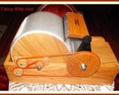 Fancy Kitty LITTLE TOM a manual Cottage Industry Drum Carder