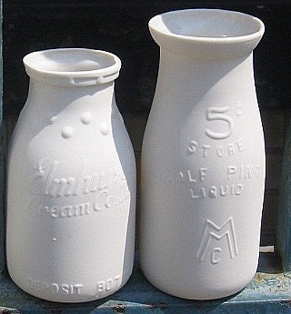 NYC themed porcelain milk bottle vase set
