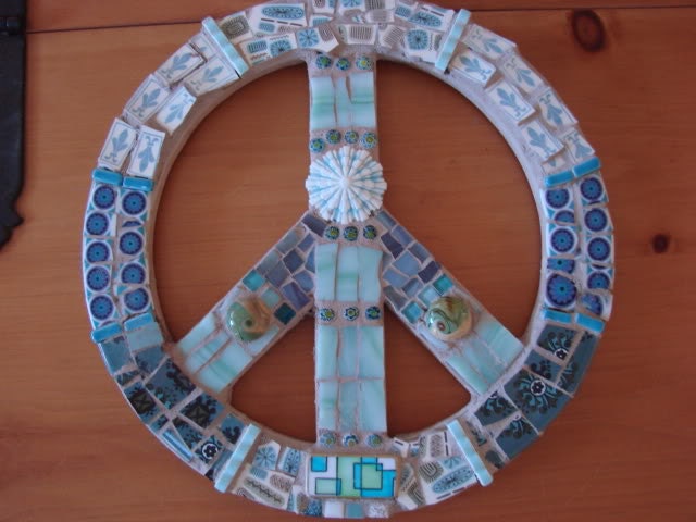 Retro Blue Peace Sign RetRo Broken PLate Wall Art