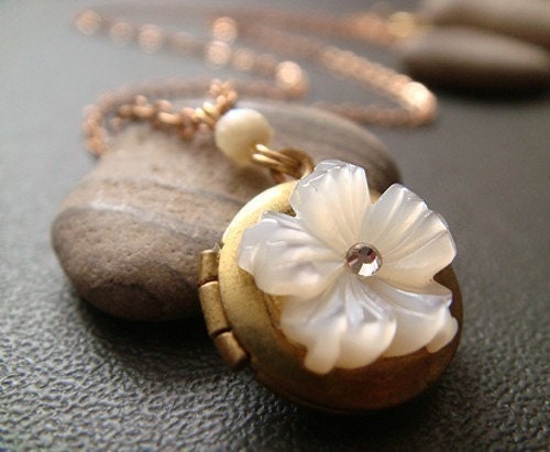 hibiscus . simple floral locket necklace