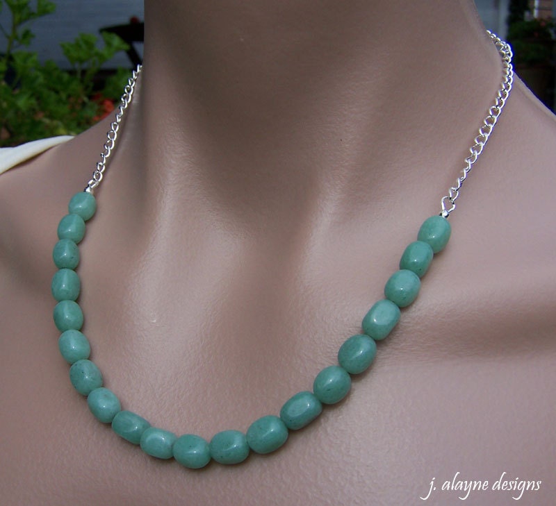 Green Aventurine Pebble and Silver Chain Necklace