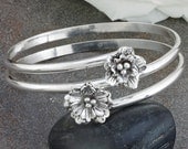 Sterling Silver Floral Double Bangle Bracelet with a Dimensional Flower Accents