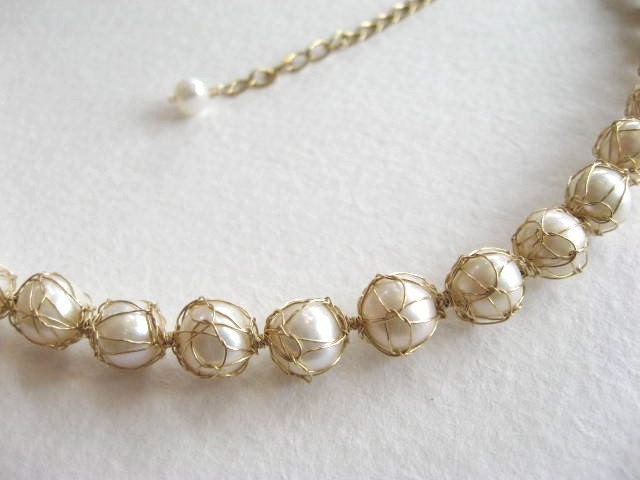 Captured Pearl Necklace - gold