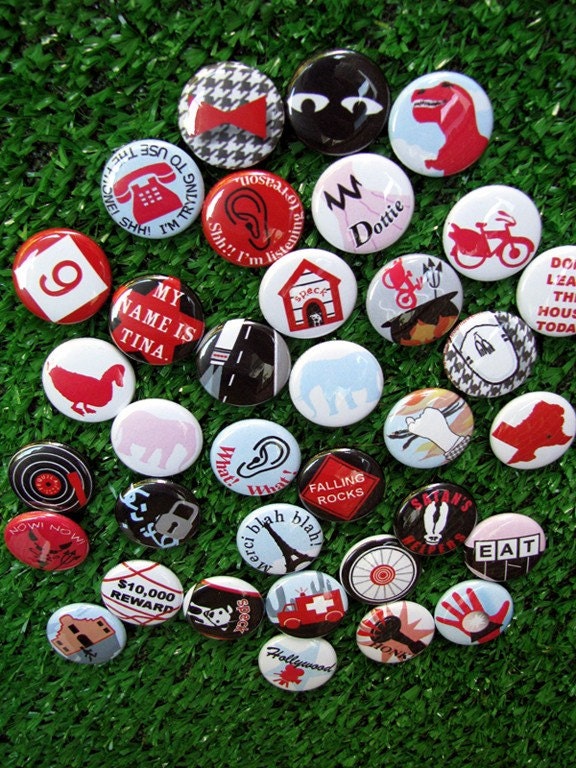 PEE WEE HERMAN button/magnet set