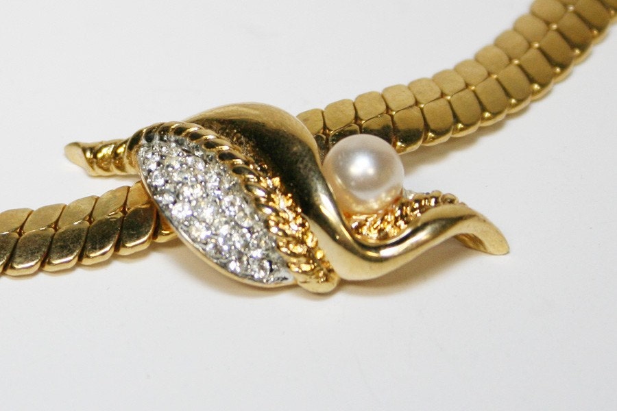 Pearl On A Leaf - Vintage Signed Necklace - 1960s