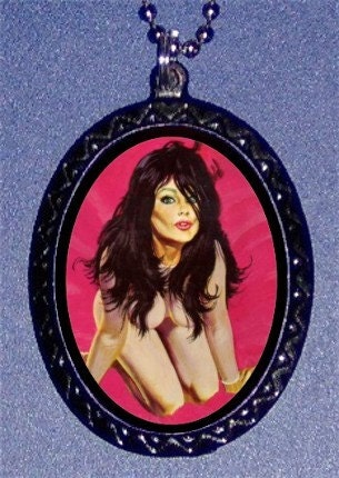 DIY Retro Sleaze Art Pinup Gal Necklace Pendant RETRO KITSCH