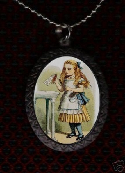 Alice in Wonderland Drink Me Vintage retro design DIY handmade Gothic Lewis Carroll New