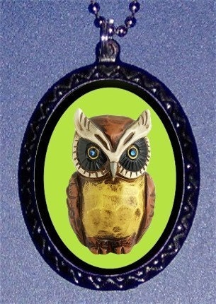 Kitsch 70s Style Owl Woodland Creature Necklace Pendant Number 2