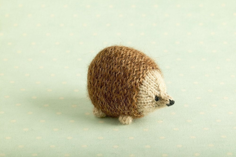 Knitting pattern for a little oddment hedgehog