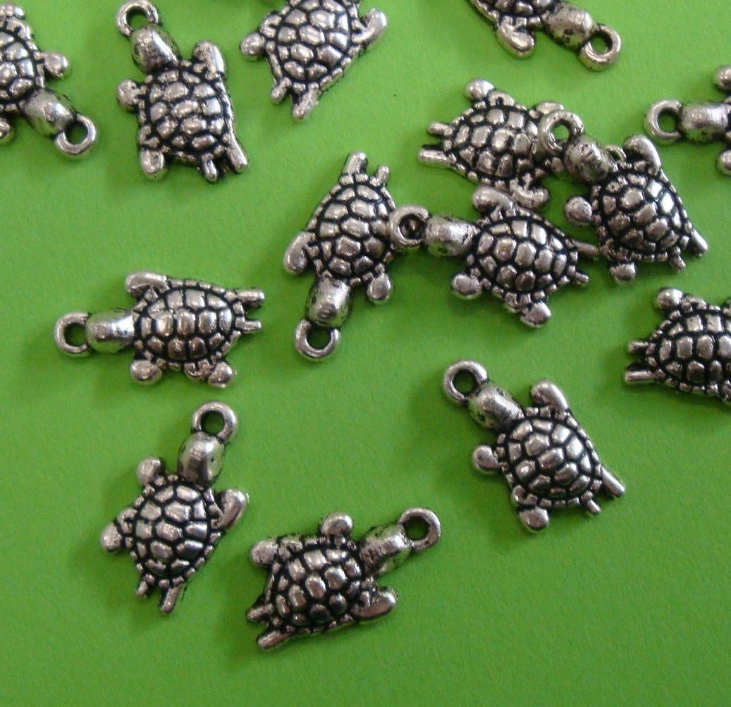 turtle charms / 16 pieces