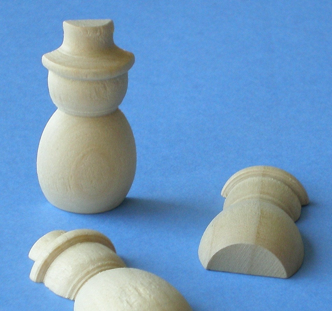 wooden snowmen . flat back . 8 piecesm . LAST in stock