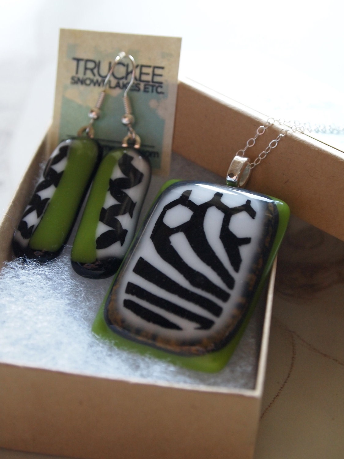 Green is not so black and white: It's so much more in this great pendant and earring combination
