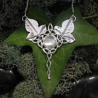 Elvish Celtic Ivy Leaf Pendant with 16 Inch Box Chain with 10mm Cabochon in .925 sterling silver