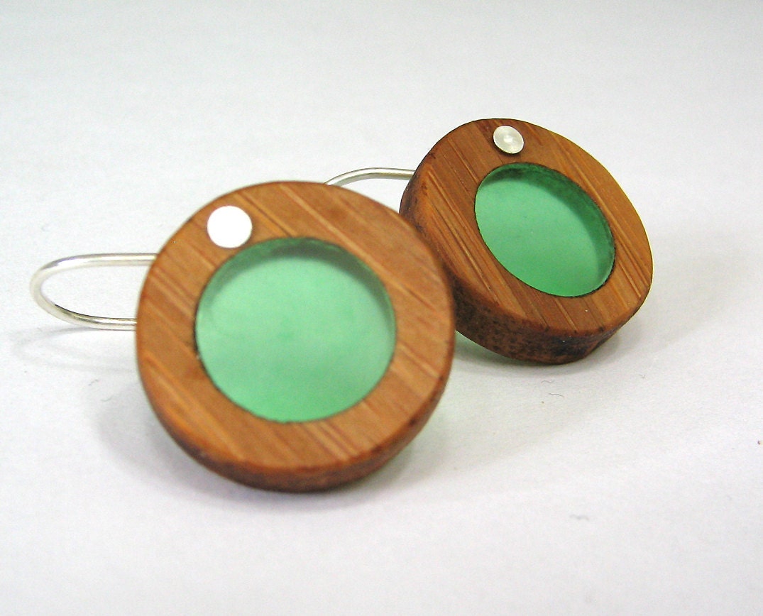Bamboo and seaglass green resin circle earrings