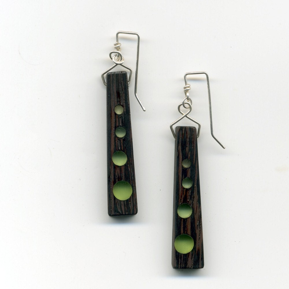 4dots seaglass green resin and wenge wood earrings