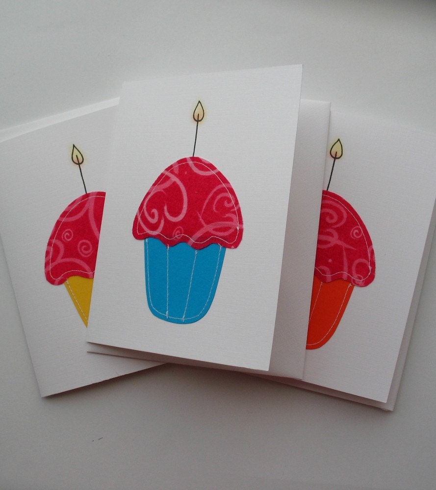 Stitched Swirly Cupcakes Set