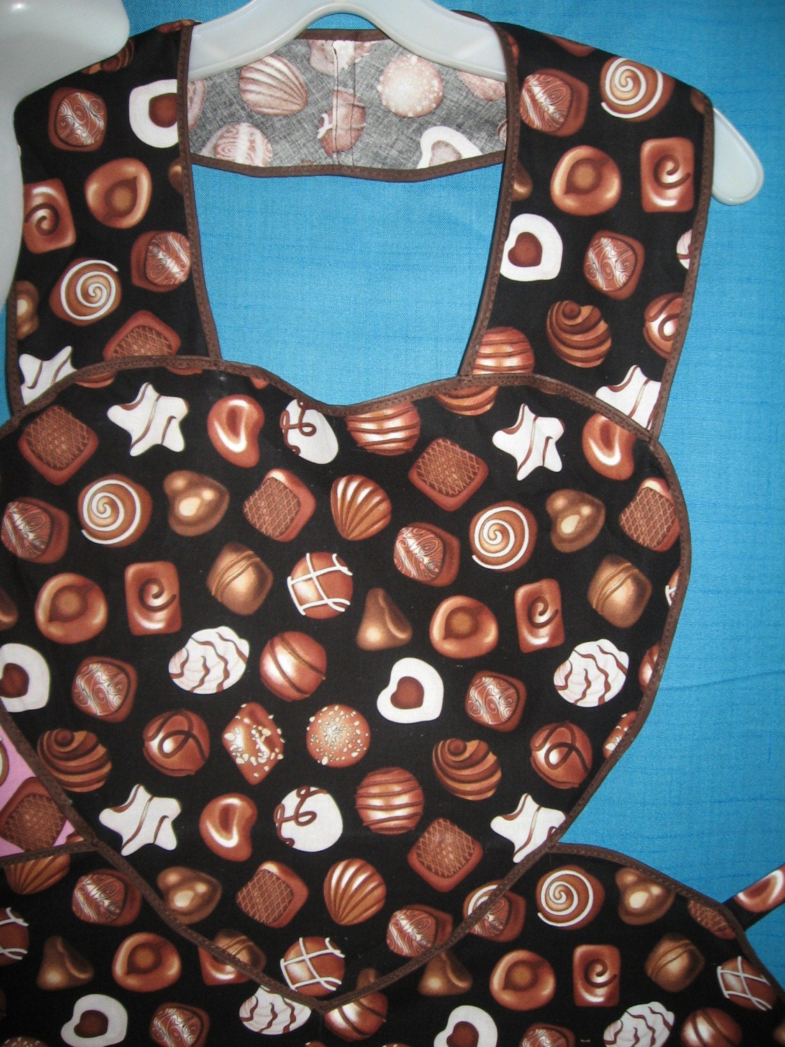 Heart on Heart Chocoholic Apron  Chocolates on Black