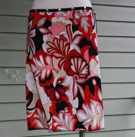 Snap Around Skirt "Scarlet Bloom"