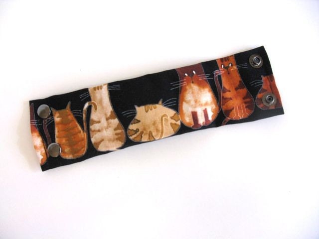 Money Wrist Cuff - "Secret Stash"  Sitting Cats  -Hide Your Cash, key, jewels, health info  in an Inside Hidden  zipper